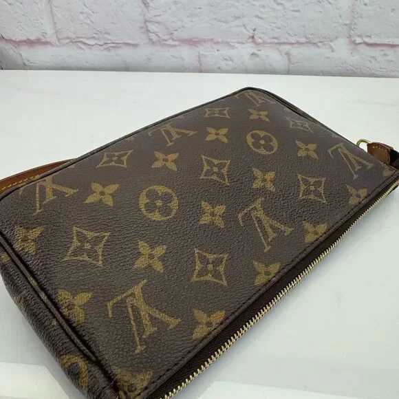 Louis Vuitton Brown Monogram Pochette Accessories Women's Bag - Picture 5 of 14